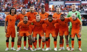 لماذا يلبس المنتخب الهولندي اللون البرتقالي