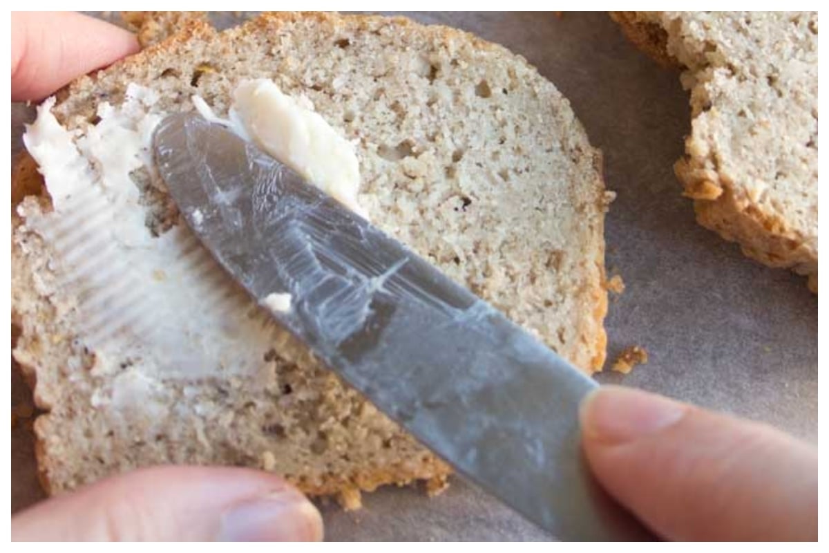 طريقة عمل خبز الكيتو في المنزل بالخطوات والصور