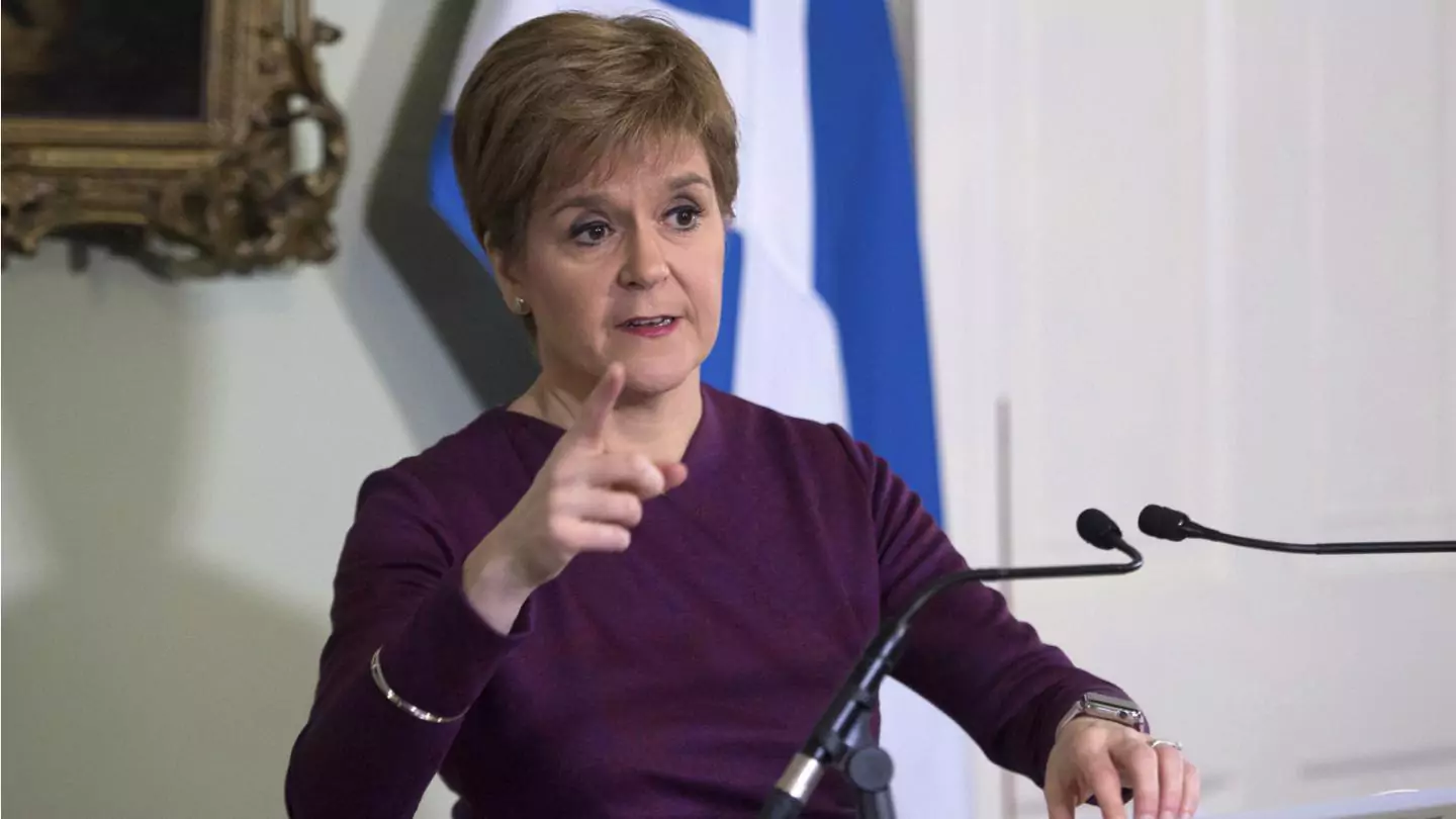 معلومات عن نيكولا ستورجون رئيسة وزراء اسكتلندا